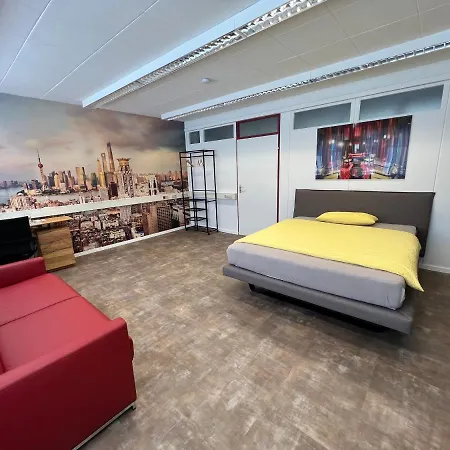 Commune88 East Semesterbostad